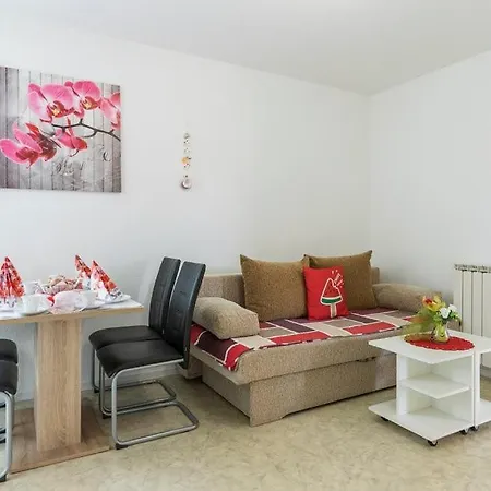 Delphin Guest house