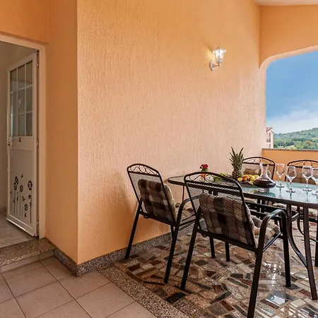 Delphin 3* بوريتش