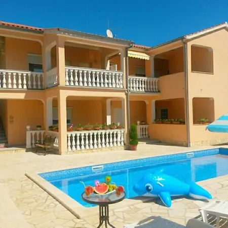 Delphin بيت ضيافة 3*